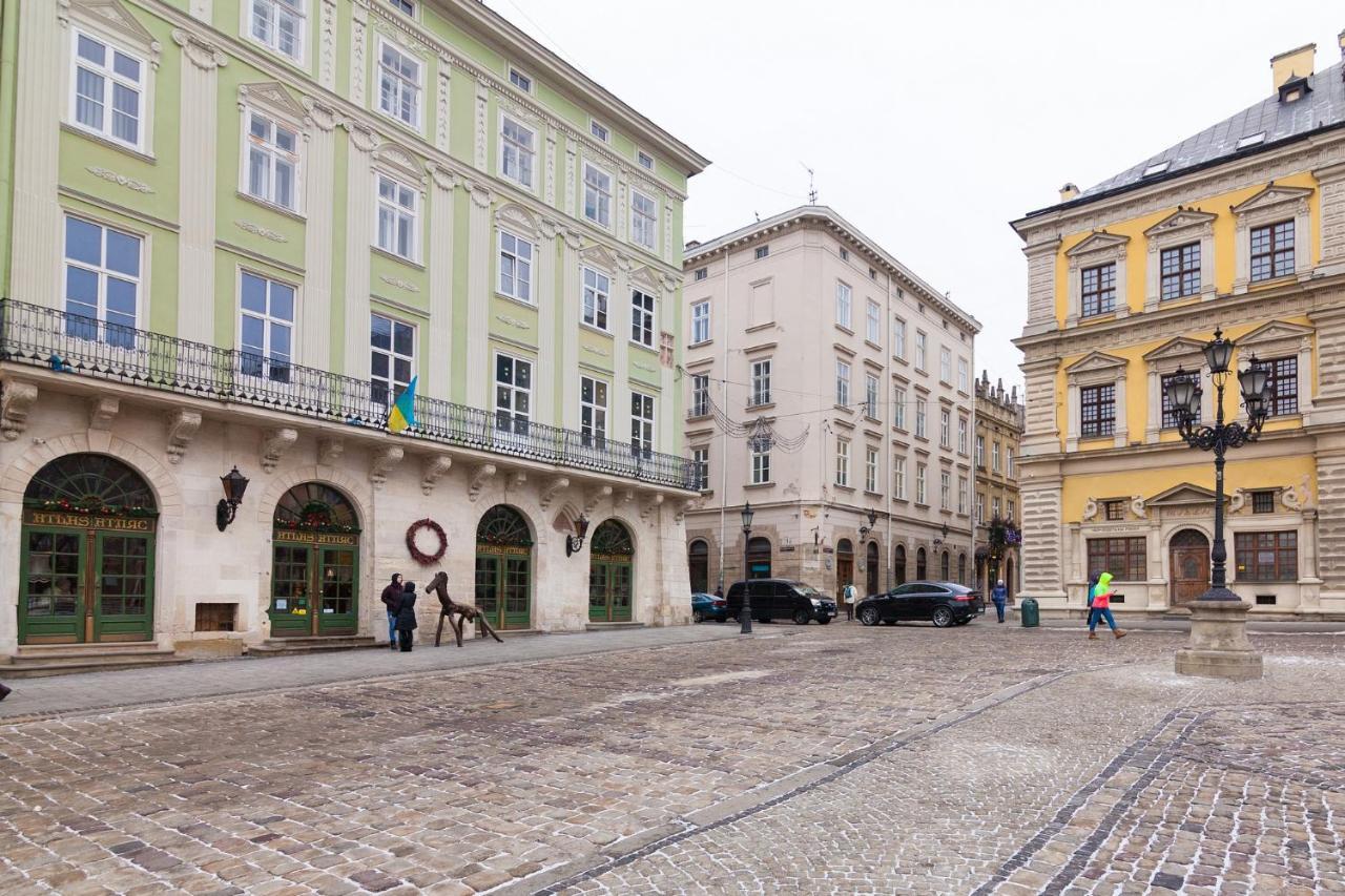 Friends House On Square Rynok Lviv Exterior foto