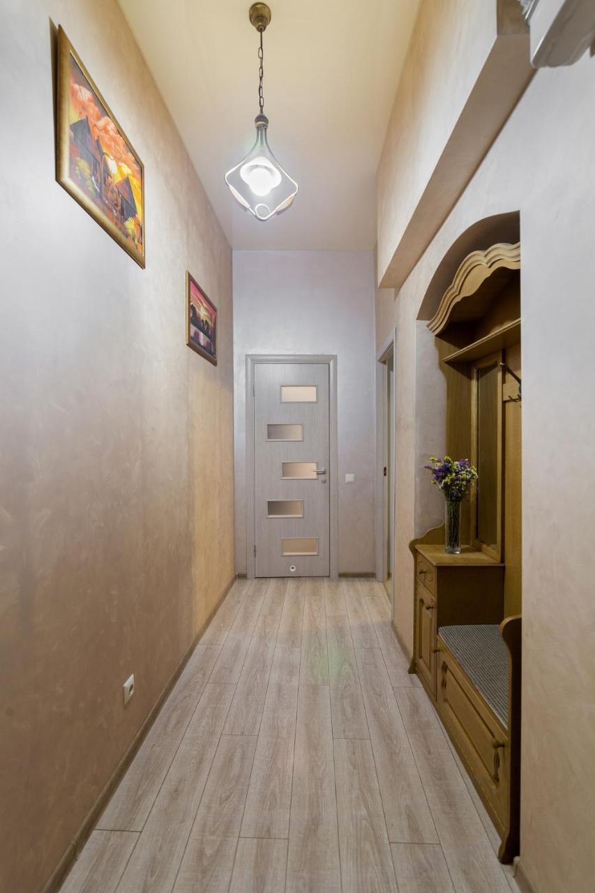 Friends House On Square Rynok Lviv Exterior foto